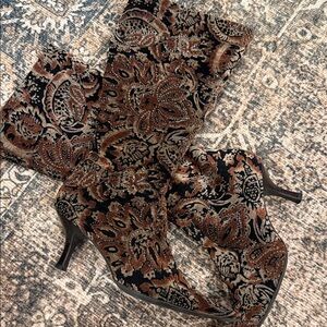 Bronx So Today Vintage Y2K Tapestry Brocade Pointed Toe Kitten Heel Boots